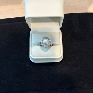 Lustrous Silver Pearl Ring